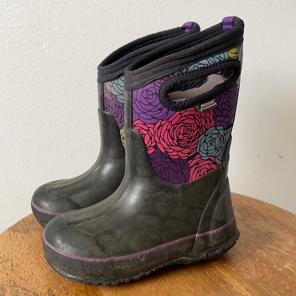 Kids Bogs boots size 9
